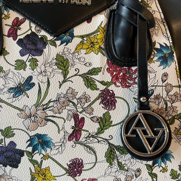 💕 Adrienne Vittadini Floral Black Handbag - Picture 2 of 7